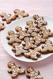 生存建造游戏《虚空列车》5月10日登陆Steam